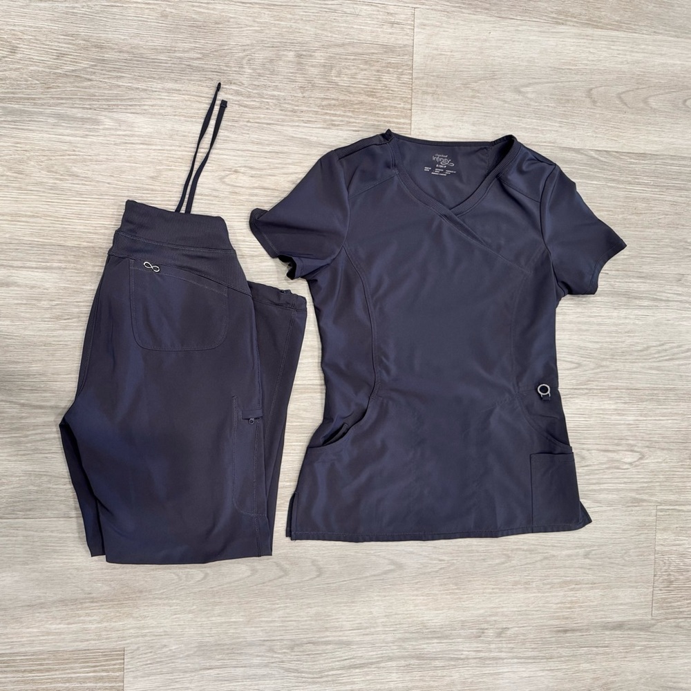 Cherokee infinity scrub set